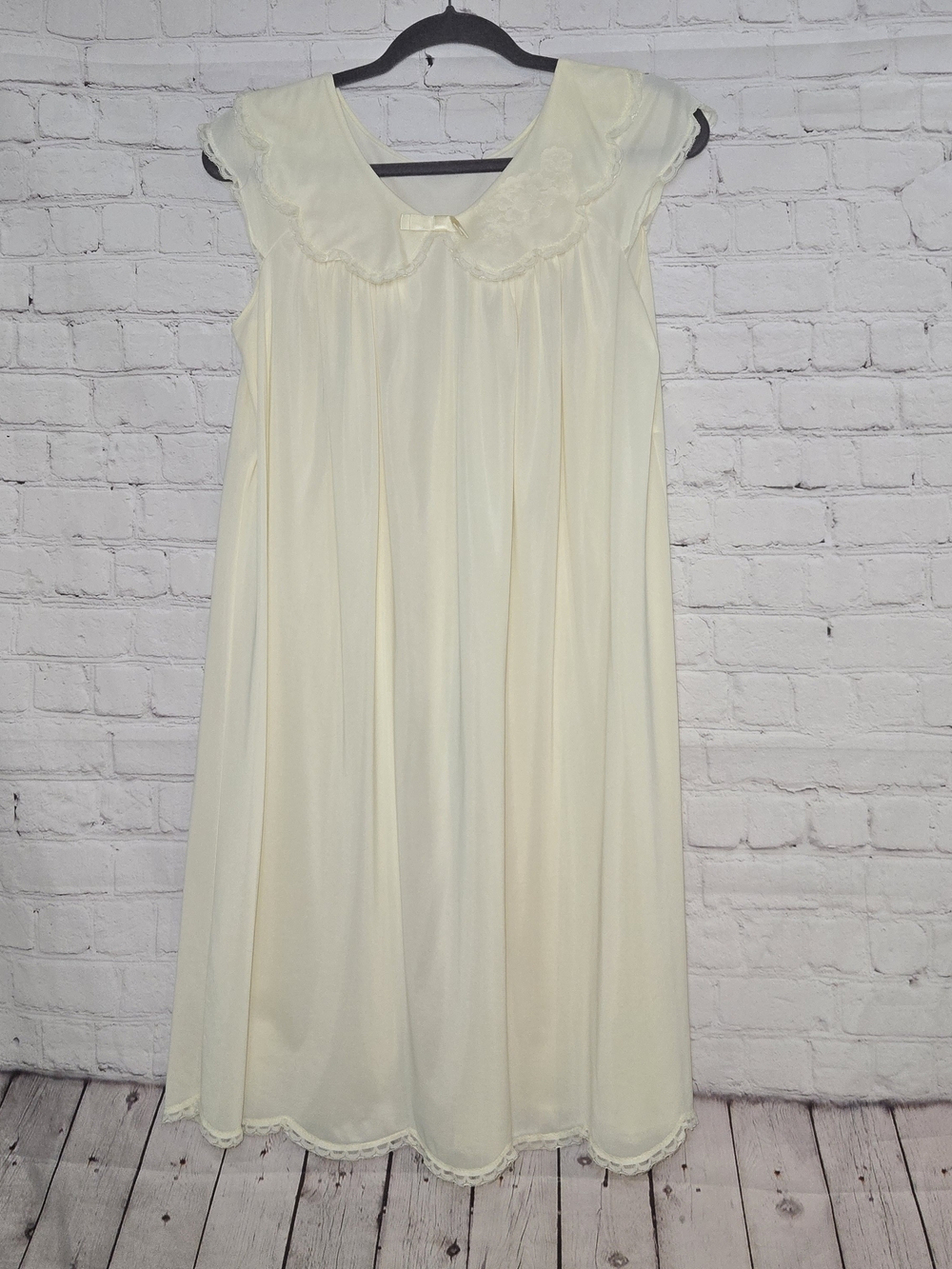 60s Shadowline butter yellow babydoll nightgown scalloped Yoke Collar